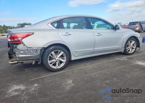 2015 Nissan Altima 2.5 z USA, uszkodzony, nr VIN 1N4AL3AP4FN860655